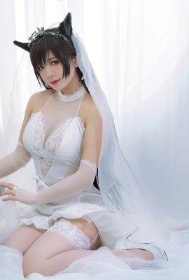 Banbanko 半半子 – Bride Atago