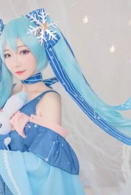 初音雪 コスプレ【CN：九七】 (9枚)