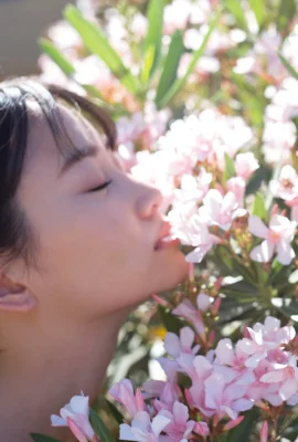 【長尾美也】美少女がおっぱいの形がくっきりした素材にびっくり（写真44枚）