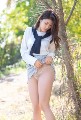 Minaho Ariga 有賀みなほ 1st Photobook – Pleasure melody 悅楽のメロディー (113 Photos)