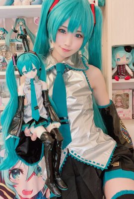 (倉坂くるる) 初音ミクさんのコスプレ自撮り寫メ