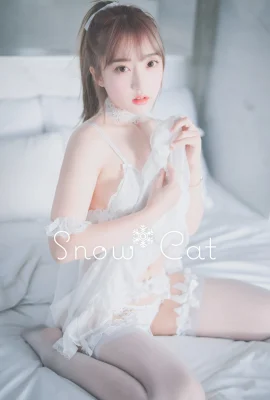 Hanari – Snowcat Vol.1 (写真 35 枚)