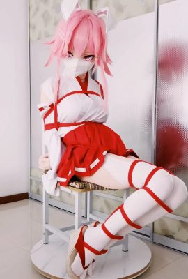 Yae Sakura miko bondage