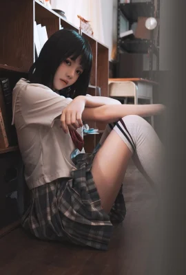 ピーチ・ミー – 教室の死んだ水（48枚の写真）